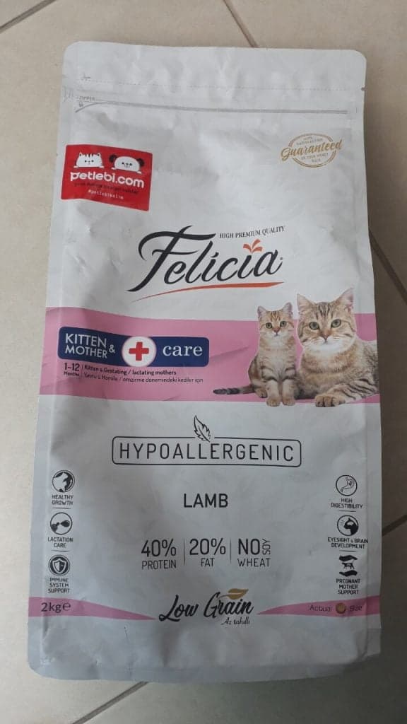 Felicia Düşük Tahıllı Hipoalerjenik Kuzu Etli Yetişkin Kedi Maması